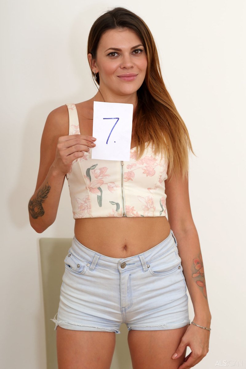 Ирина, 23 года, 0 размер груди